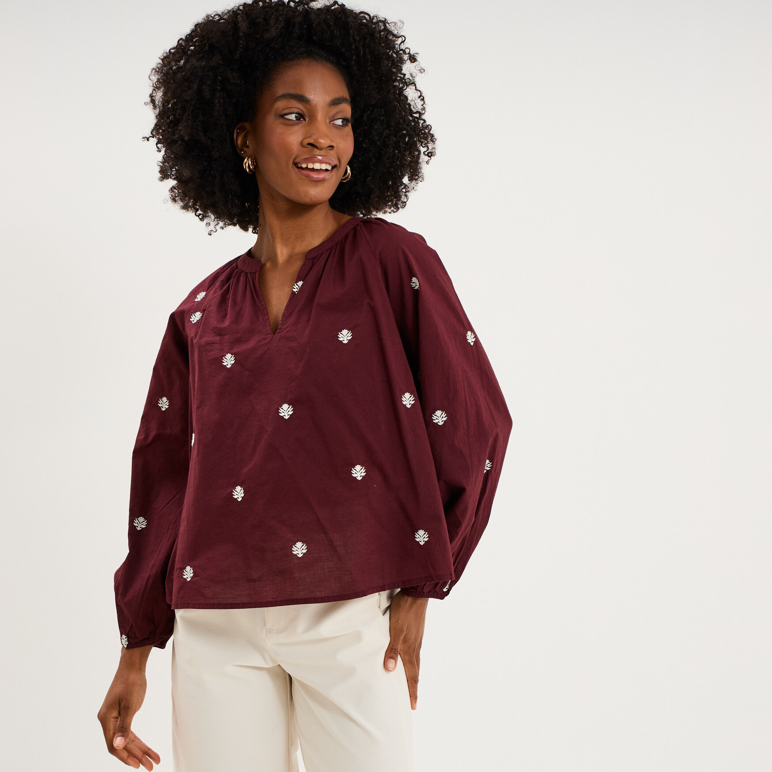 Blouse brodée col tunisien coton violet foncé femme