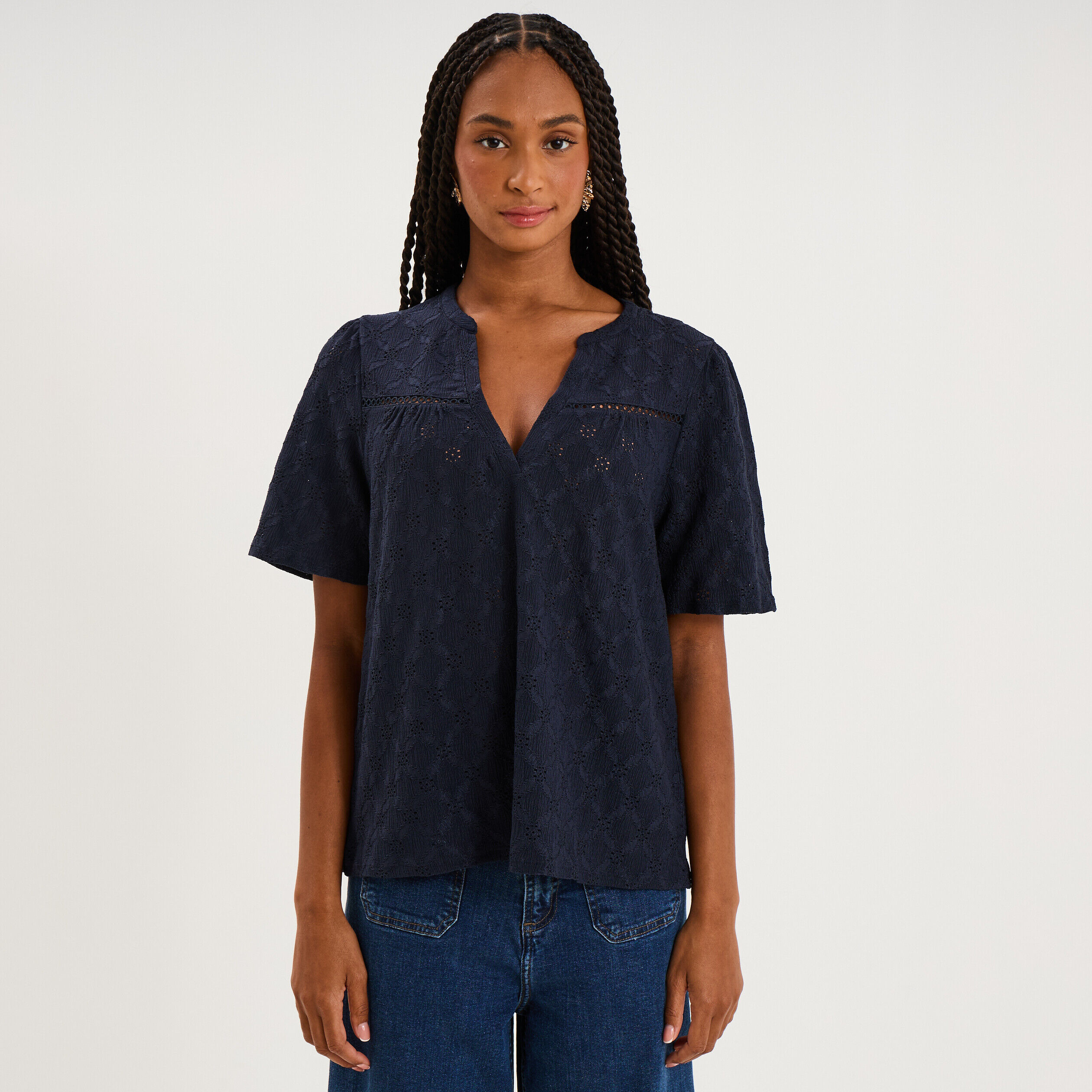 Blouse broderie anglaise manches courtes bleu foncé femme