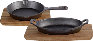 PADELLE IN GHISA PER BBQ CON TAGLIERE IN LEGNO