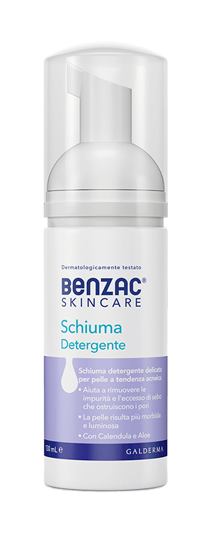 Schiuma detergente, pelle acneica