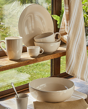 PIATTI IN STONEWARE  COLORI ASSORTITI